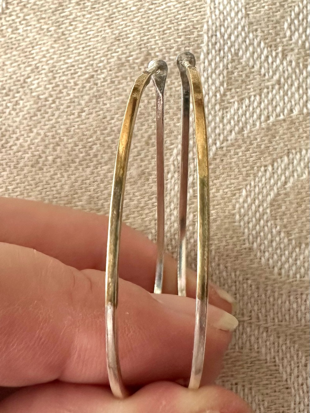 Two-Tone Teardrop Hoop Earrings Silver Gold Tone Modern Minimalist - Picture 6 of 7